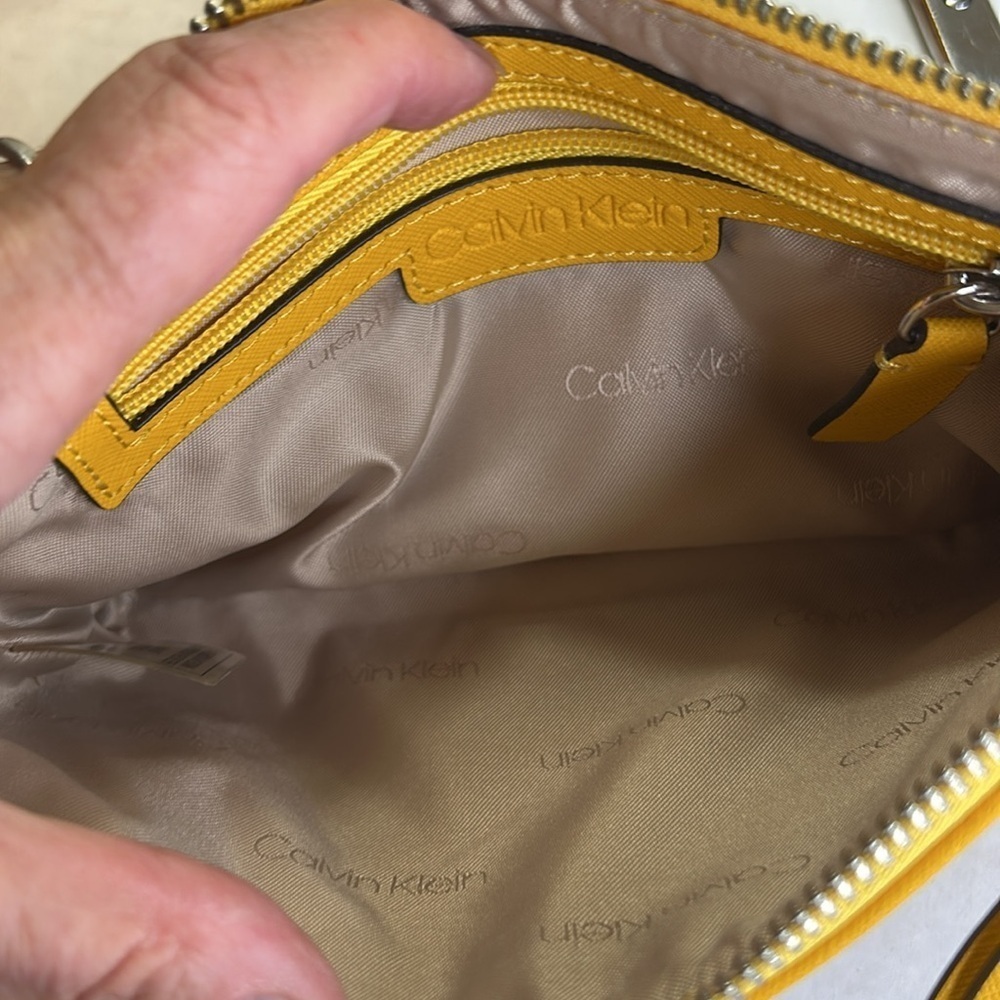 CALVIN KLEIN CROSSBODY BAG MINI IN SUNNY YELLOW SZ S - Picture 7 of 14